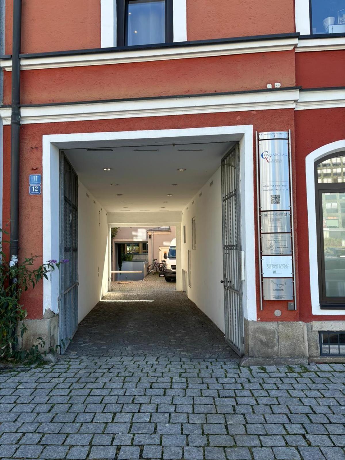 Wohnung Donau - Im Zentrum, Kueche, Parkplatz, Ruhig Gelegen Passau Exterior photo